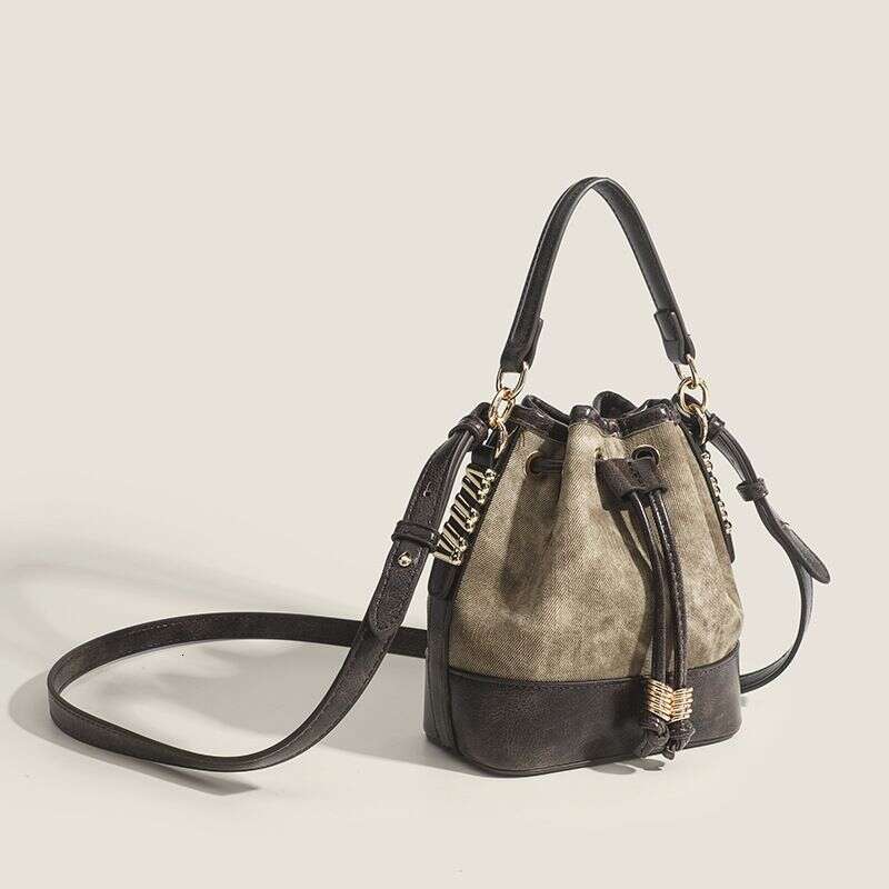 Ladies' 2024 new trendy high-end oil painting bucket bag, this year's popular single shoulder crossbody commuting bag