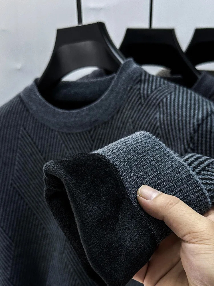 High end retro letter printed sweater mens autumn and winter casual fashion plush thickened round neck pullover 250819