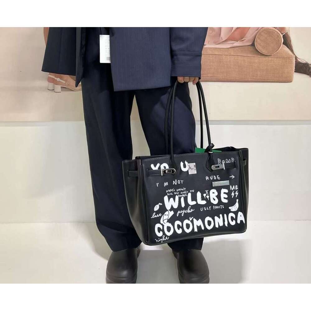 Designer Bag Tote Bag Shoulder Bag New Fashion Show Long Handle Letter Graffiti High End Single Shoulder Underarm Large Capacity Women S Bag