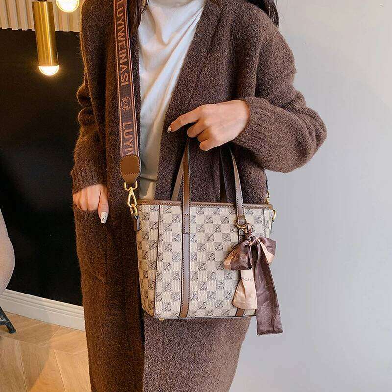 Water Resistant Women S Messenger Bag Leather Crossbody Shoulder Handbag Durable Travel Companion