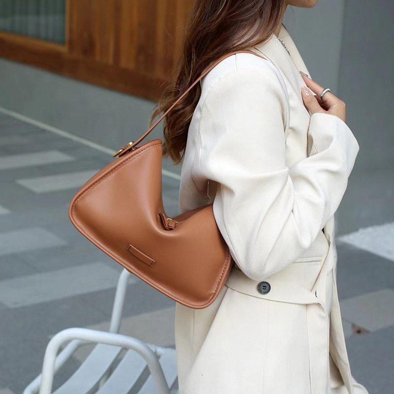 Free shipping designer HD Women Large Capacity Bag 2025 Spring Summer New Korean Style Crossbody Bag Soft Leather High-end Feel Shoulder Bag Underarm 