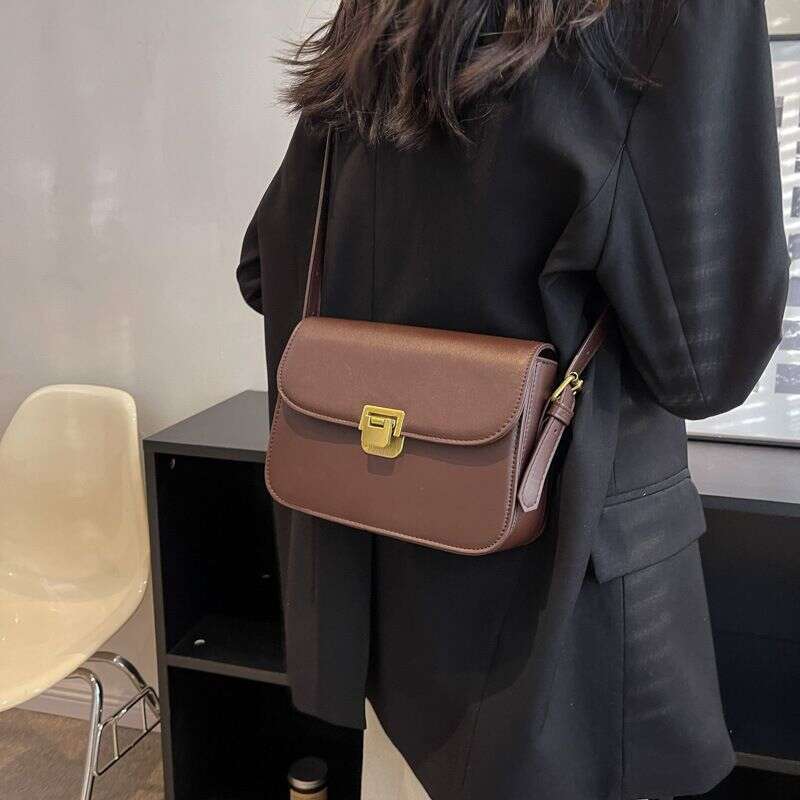 High-end Women's 2023 New Spring Fashion Simple Retro Shoulder Bag All-match explosive crossbody small square bag