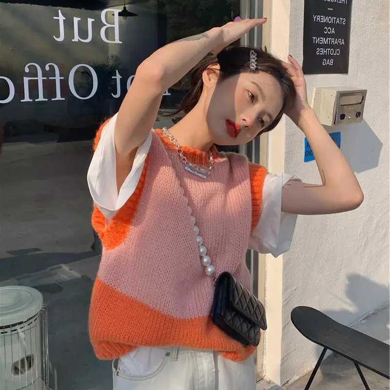 Graphic Cute Striped Knit Tops for Women Vest Kaii Womens Sweater Round Neck Modern Cashmere Sale 2024 New Collection Warm XJ250819