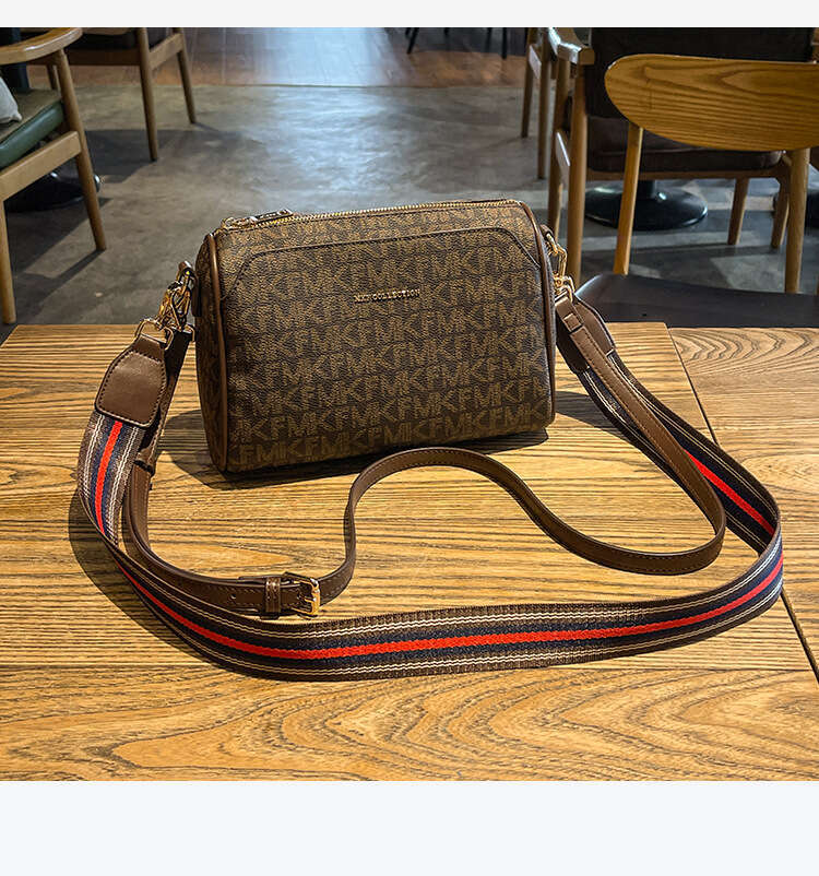 2025 New Designer Women Crossbody Bags Versatile Tote Bag Pillow Single Shoulder Bag Large Capacity for Women