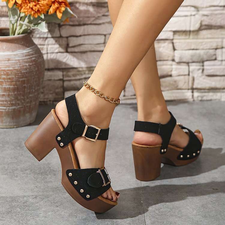 Large 36-43 Designer Shoe Size Sandals for Women 2025 Spring Summer New Style One-Strap Buckle Chunky Heel Casual Slippers