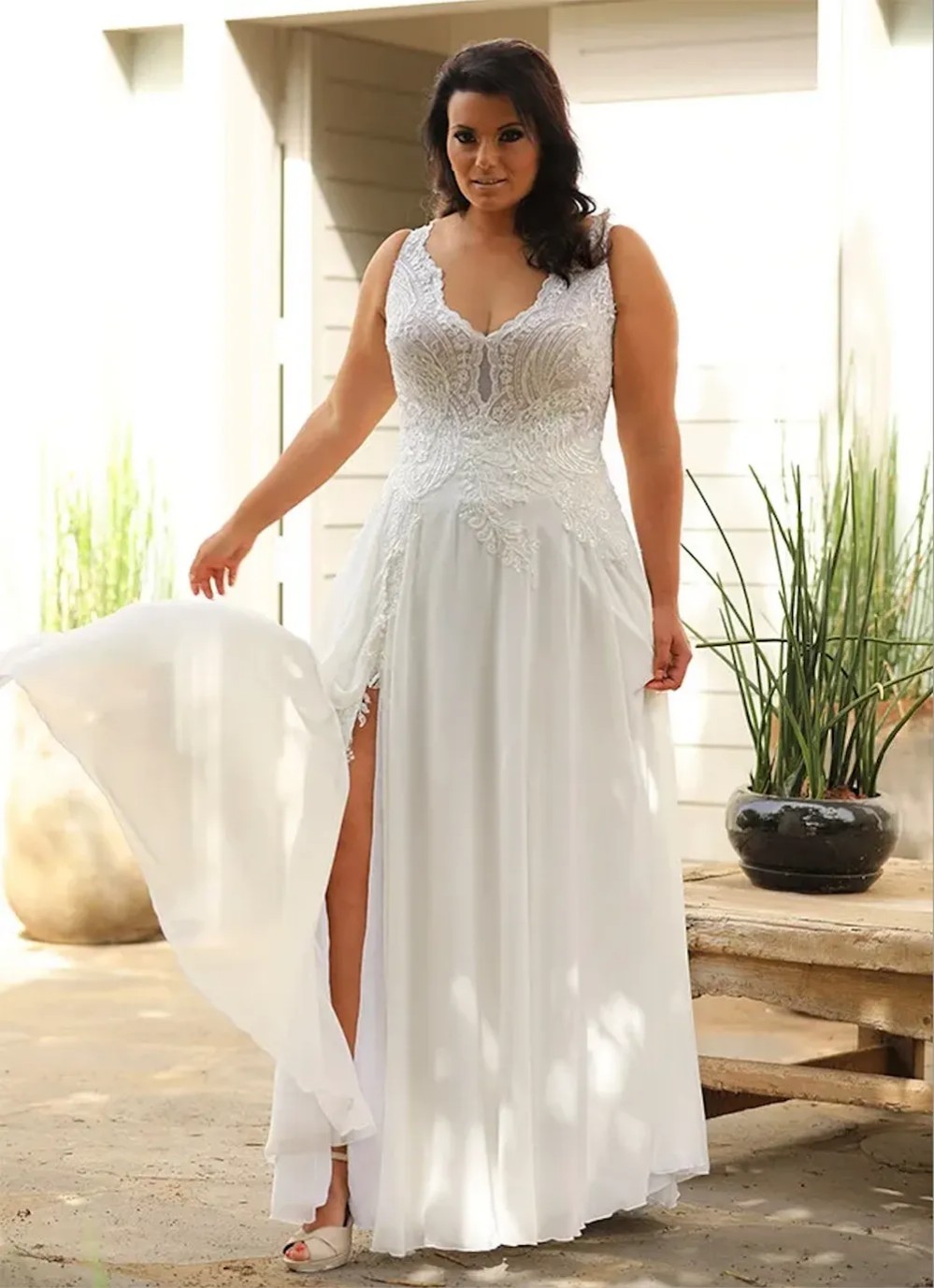 Classy Plus Size Lace Wedding Dresses V Neck A Line Side Split Bridal Gowns Beaded Floor Length Chiffon robe de mariee