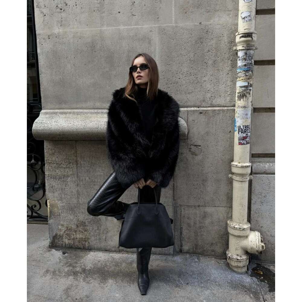 New Street Fashion Short Fox Fur Coat Women Autumn Winter Thick Fluffy Faux Fur Coat High Quality Brand Plush Women's Jacket