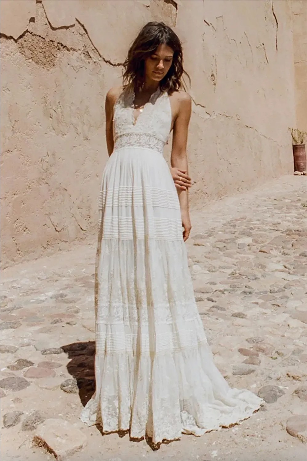 Bohemian Wedding Dresses Halter Deep V Neck Luxury Embroidery Sweep Train Backless Bridal Gowns Custom Made Beach Boho Wedding Dress
