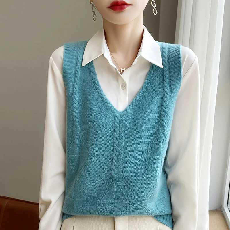 1 New Fashionable Knitted V-Neck -Patterned Vest Sweater For Ladies A Sophisticated And Ele Top For Women-RY413XJ250819