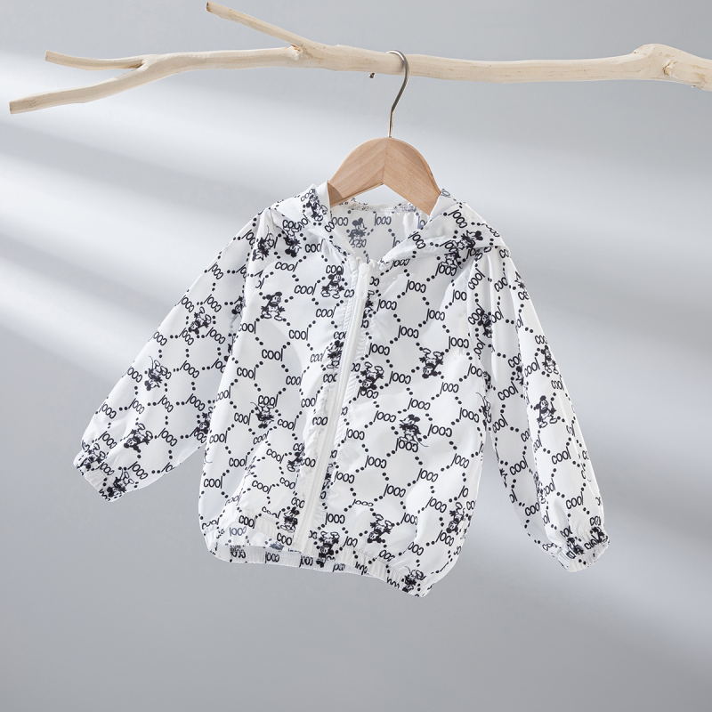 Lightweight and breathable sun-proof jacket for boys and girls comfortable designer clothing with a hood for babies soft and skin-friendly fabric.