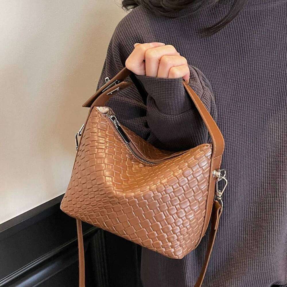 Summer Niche Fashion Dumpling Bag Women S Trendy Crossbody Bag Stylish Versatile Commuter Purse