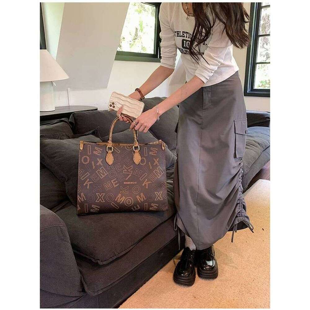 Large Capacity Tote For Women In 2025, New Minimalist Handbag, Fashionable And Trendy Letter Single Shoulder