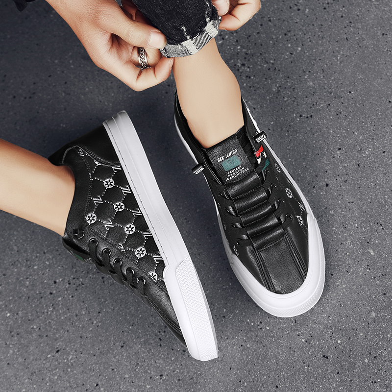 Men's summer fashion sneakers 2025 new genuine leather white shoes for lazy people, men's breathable versatile soft sole leisure trend