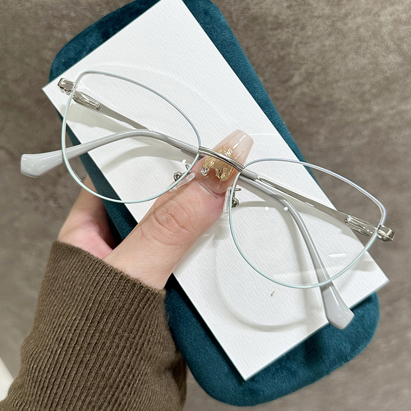 Fashionable, casual, versatile eyeglass frames with blue light protection G95-293