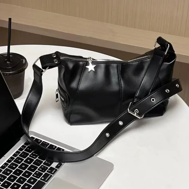 Y2K Korean Gothic Star Black Handbag Harajuku Aesthetic Vintage Shoulder Crossbody Bag Trendy Women Messenger Tote Bags 250818