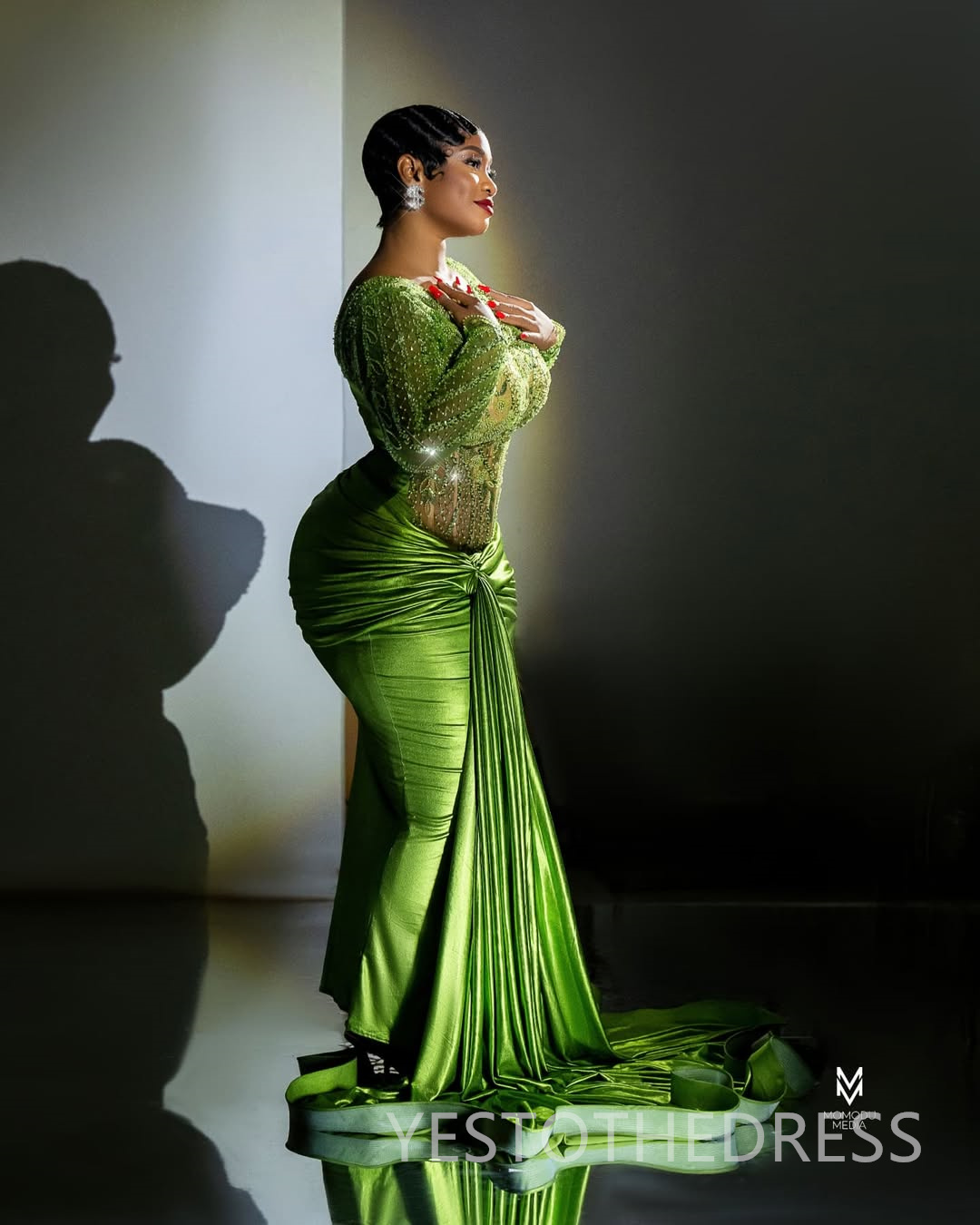Plus Size Green Prom Dress 2025 Evening Dresses Robe De Sorrie Sheer Neck Long Sleeves Beaded Lace Pearls Birthday Dress Second Reception Gowns AM2689