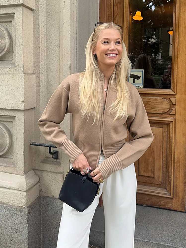 2024 Autumn Winter Womens Casual Knitted Cardigan Long Sleeve O Neck Zipper Loose Sweater Straight Comte Sweaters XJ250819