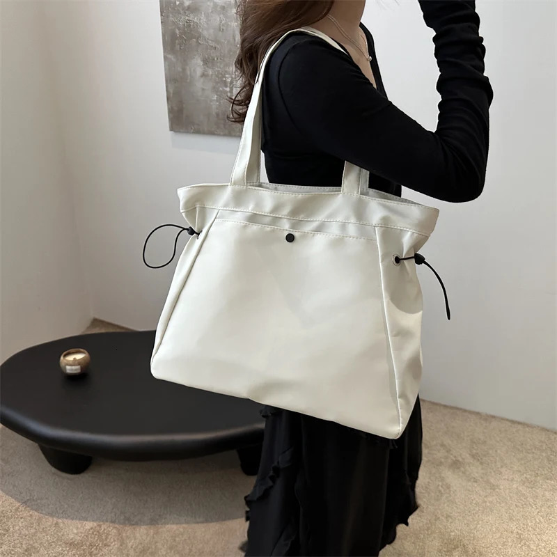 Large Capaci Womens oulder Bag 2024 Sle Simple Faionable Handbag Tote Bag op Bag Trendy Casual Bag 250814