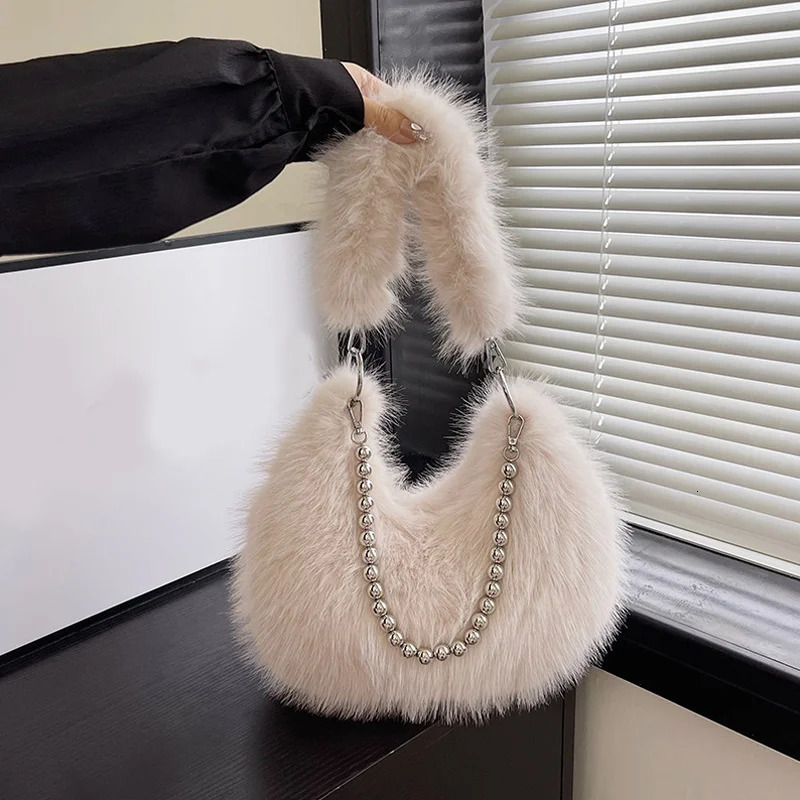 Plush Women Armpit Purse with Chain Fluffy Versatile Shoulder Bag Faux Fur Fashion Underarm Bag Ladies Winter Furry Tote Handbag 250818