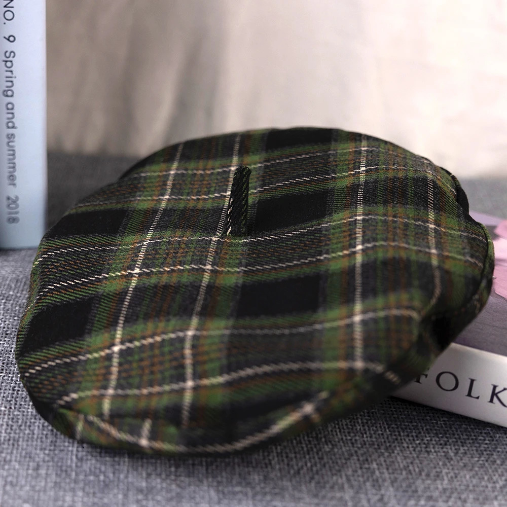 2025 berets Fashion Beret Wool Plaid Green Casual Beanie Retro Literary Forward Cap Cap Driver Women Hat FDM01 250819
