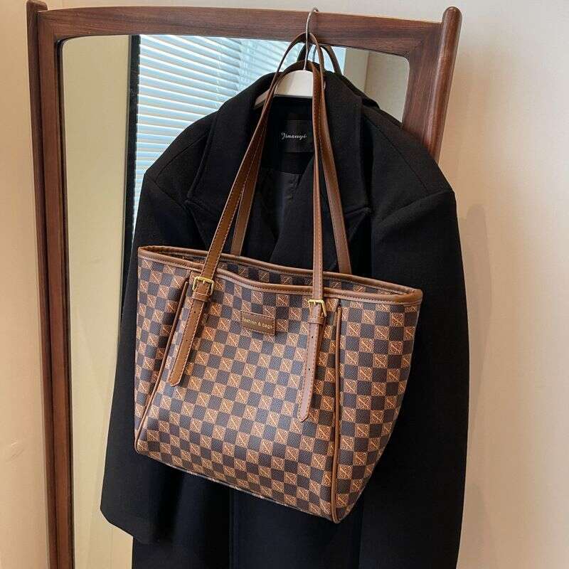 European and American Popular 2024 New Printed Tote Shopping Large Capacity Versatile Retro One Shoulder Crossbody Bag