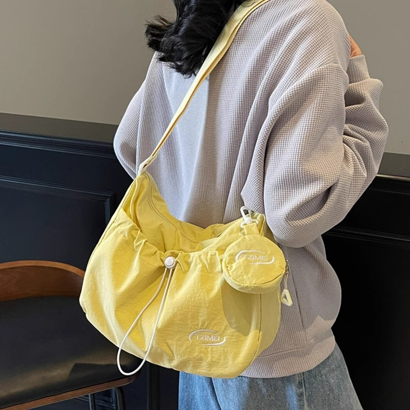 2025 Autumn Women's Large Capacity Canvas Bag Summer New Single Shoulder Crossbody Bag Korean Fold Class Handbag Women's Crossbody Bag Desig