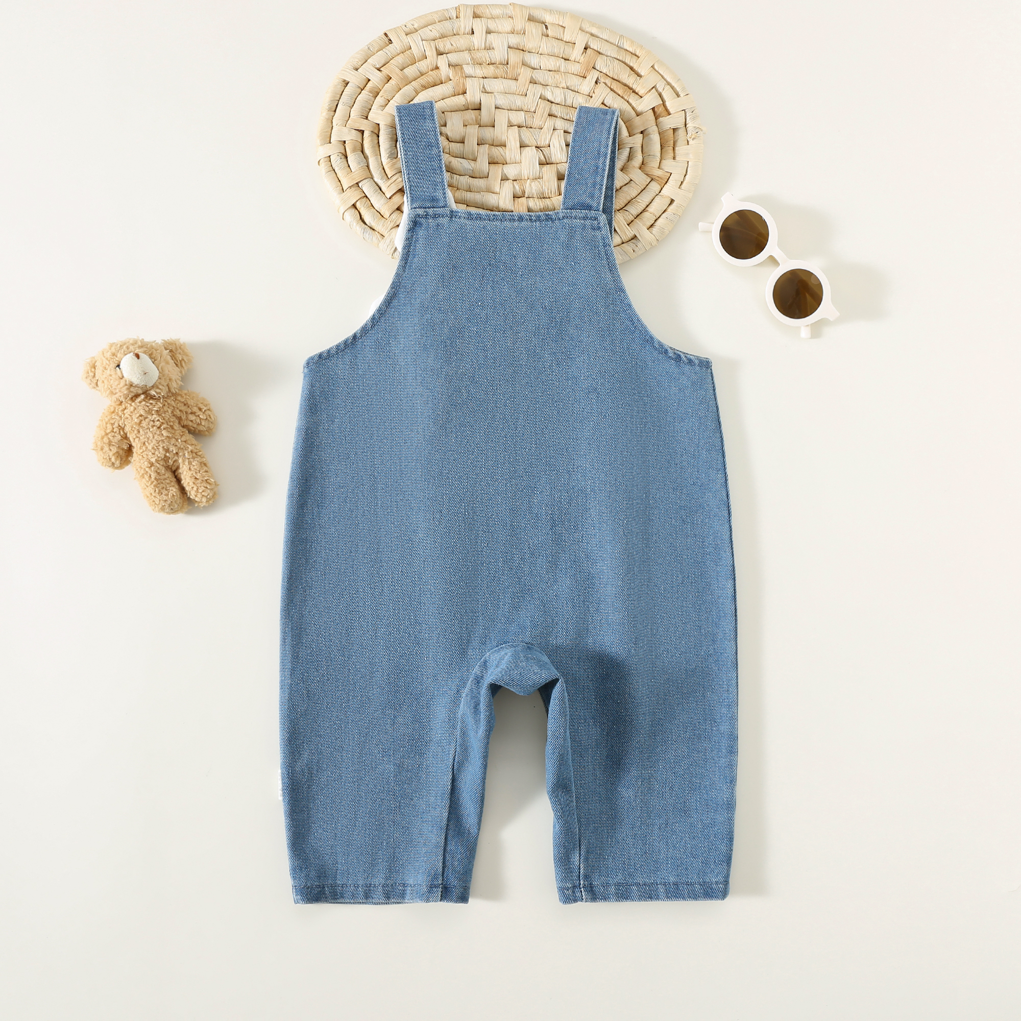 Baby denim suit for boys and girls, spring and autumn style overalls, jumpsuit for infants and young children, new style of outerwear