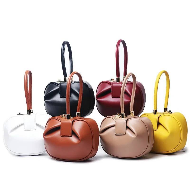 2022 New Women's Dumpling Shape Fashionable Cow Leather Handbag Wholesale Available Small Red Book Best Seller Clutch