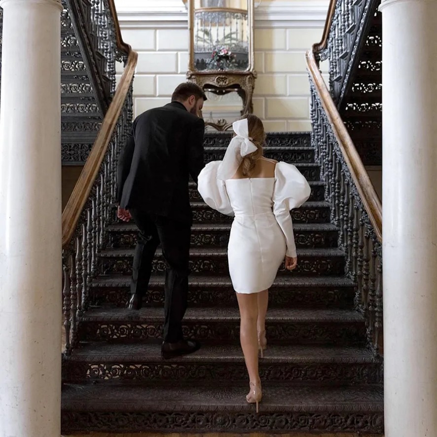 DREAM Customized Long Bubble Sleeves Satin Micro Wedding Dress Simple Square Neck Above Knee Mini Length Retro Bridal Gowns 2025