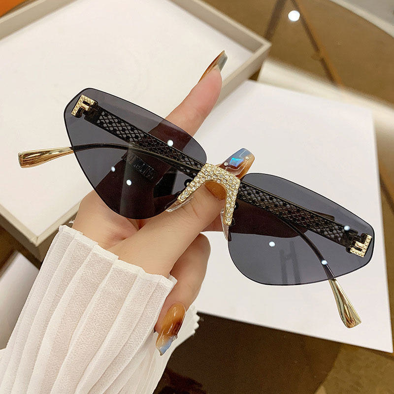 Rimless Oval Shape Unisex Eyewear with Metal Letter 'F' Vintage Inspired Solar Protective Goggles