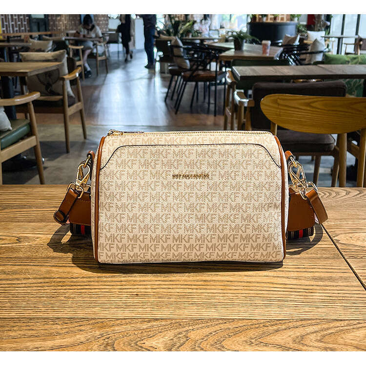 2025 New Designer Women Crossbody Bags Versatile Tote Bag Pillow Single Shoulder Bag Large Capacity for Women