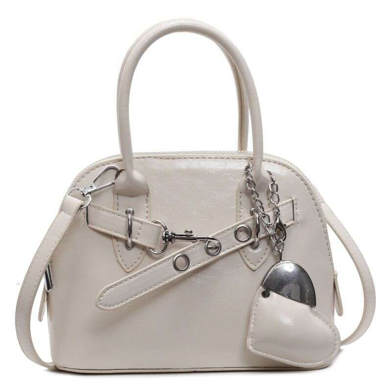 Chic Fashionistas Choice: Sleek Ladies' Shoulder Bag Featuring Stylish Chains & Premium Craftsmanship