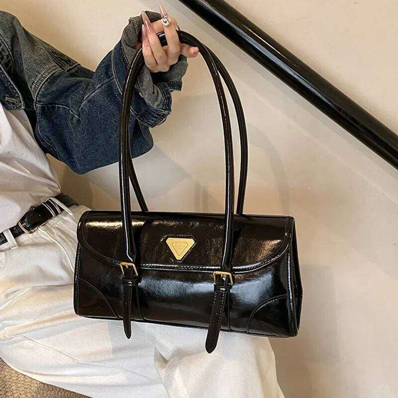 New Women S Vintage Wax Leather Flap Handbag European Style Look Large Capacity Ideal For Daily Commute Carry