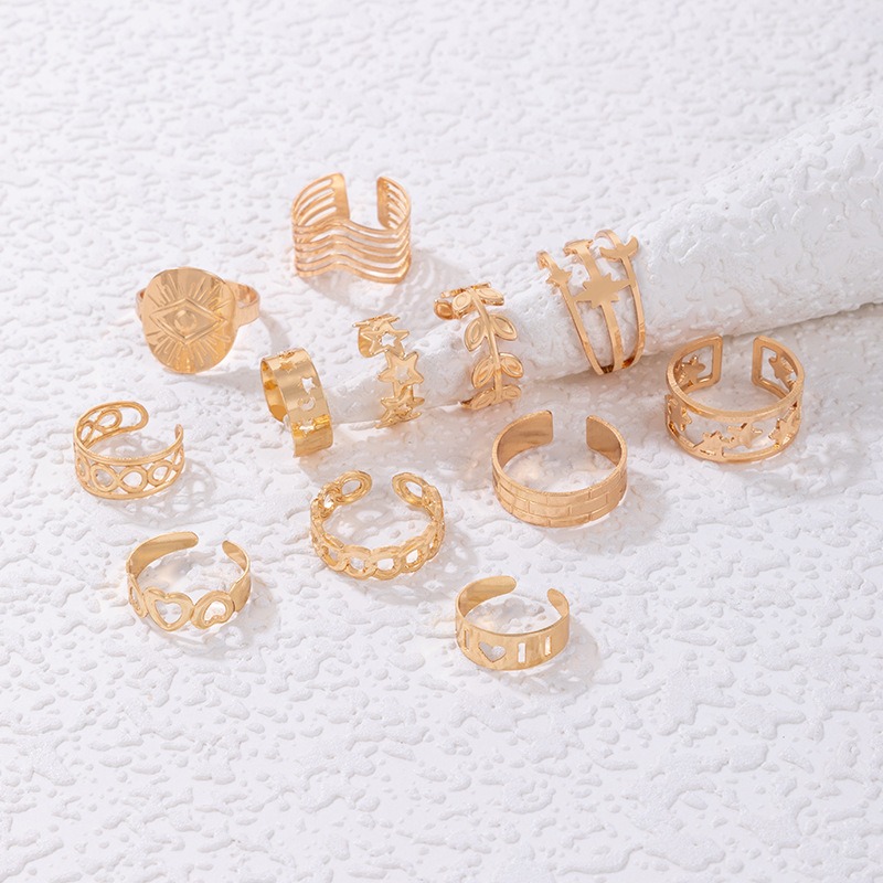 Versatile Geometric Pattern Hollow Band with Leaf Motif for Unique Style Statement