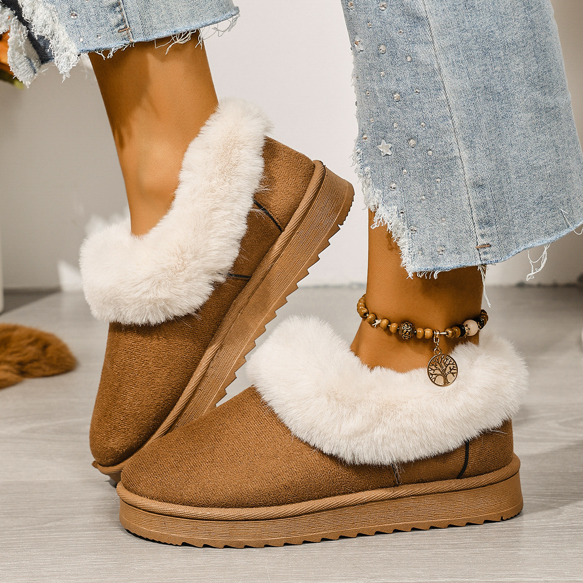 Free delivery designer woman cotton boots Velvet cotton shoes with anti slip thick sole and warm short boots