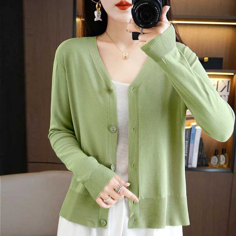 2025 Summer New Korean Version Thin Solid V-Neck Ice Silk Knitted Long Sleeve Sunscreen Cardigan Fashion V-Neck Top for Women XJ250819