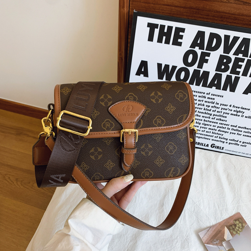 Designer small bag female new autumn and winter fashion all kinds of single shoulder bag texture foreign air cross-body small bag