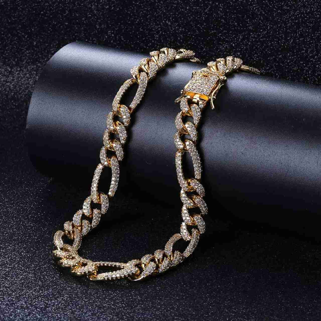 Mens 18K Hip Hop Luxury Cuban Link Chain Necklace 10mm Moissanite with Flooded Ice Classic Style Trendy and for Gift