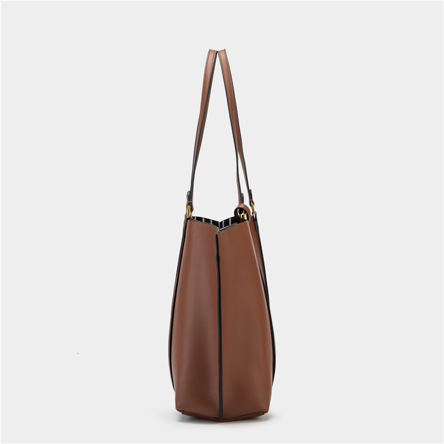 Free shipping designer Tote Bag 2025 New Versatile Fashion Retro Large Capacity Commute Bag Outing Shoulder Bag Shopping Bag