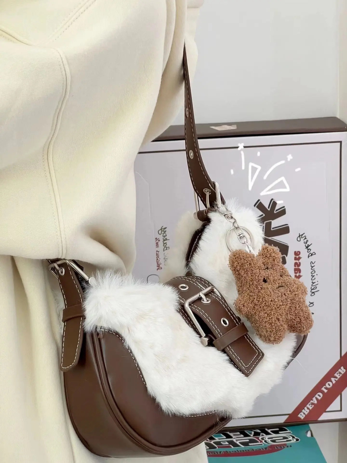 Miyagawa Autumn Winter Exquisite Versatile Plush Underarm Bag Niche Bag Retro Texture One Shoulder Crossbody Bag 250818