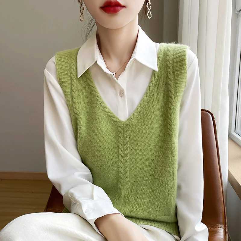 1 New Fashionable Knitted V-Neck -Patterned Vest Sweater For Ladies A Sophisticated And Ele Top For Women-RY413XJ250819