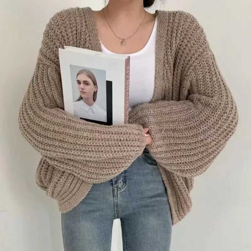 2024 New Chic Korean Fashion Short Cardigans Knitted Poncho Women Summer Ele Vintage Minimalist Lady Tops XJ250819