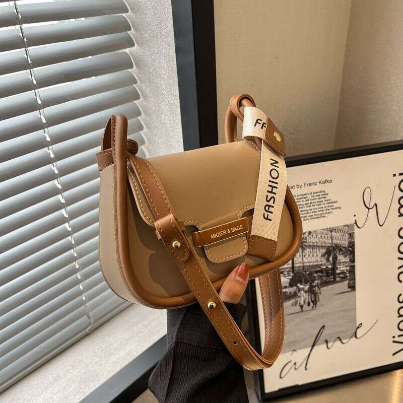 This year's bags for women 2023 new high-end single shoulder crossbody popular women's small square bag wholesale