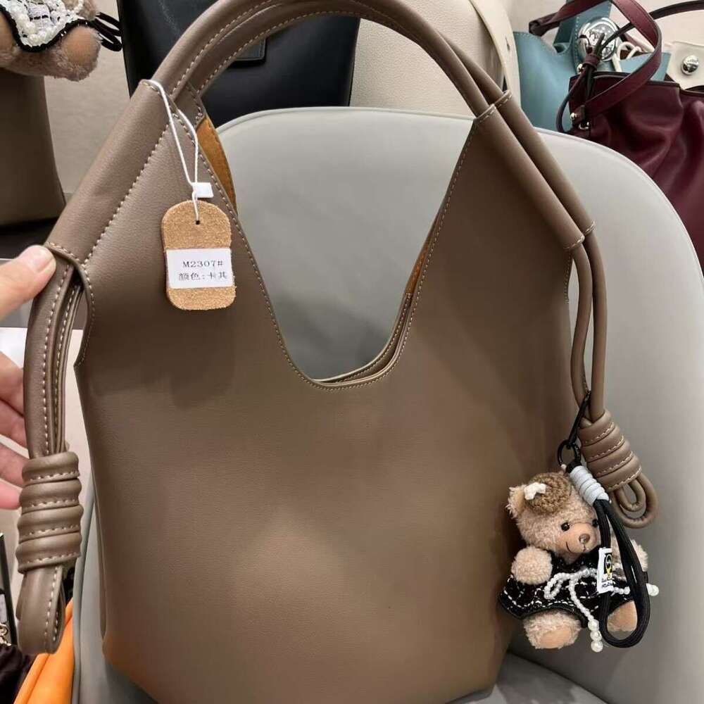 Designer Bag Tote Bag Shoulder Bag Early Autumn New Simple Versatile Large Capacity Tote Korean Version Niche Light Luxury Trend Commuting Handheld Sh
