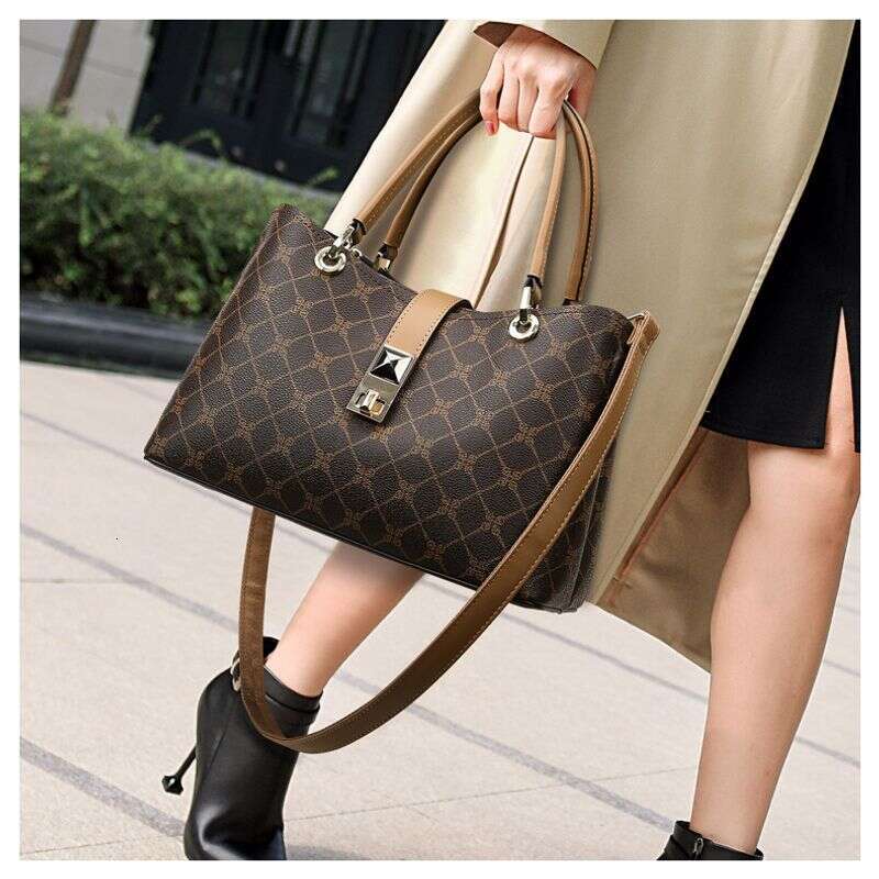 Women's handbag, fashionable printed contrasting women's large capacity commuting bag, can be single shoulder