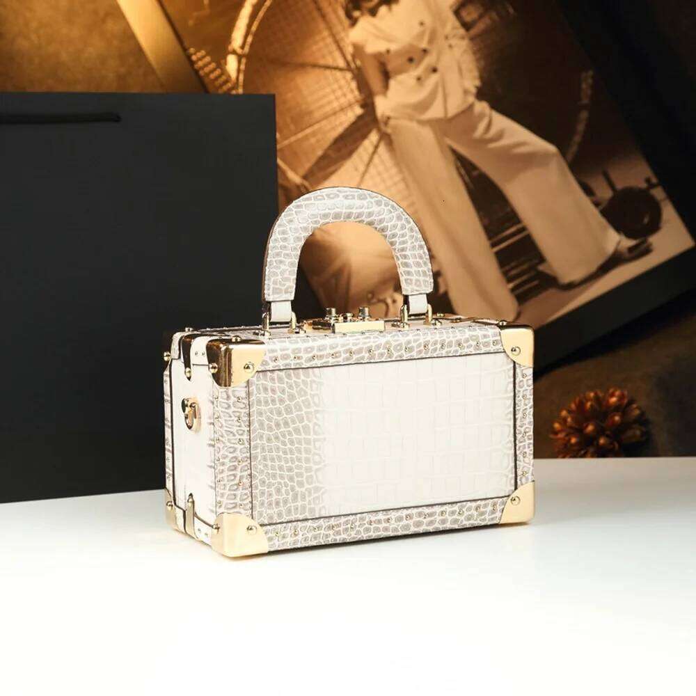 DHessentials Printed Women's Box High-Value New Light Luxury Niche Makeup Small Square Single Shoulder Crossbody Bag