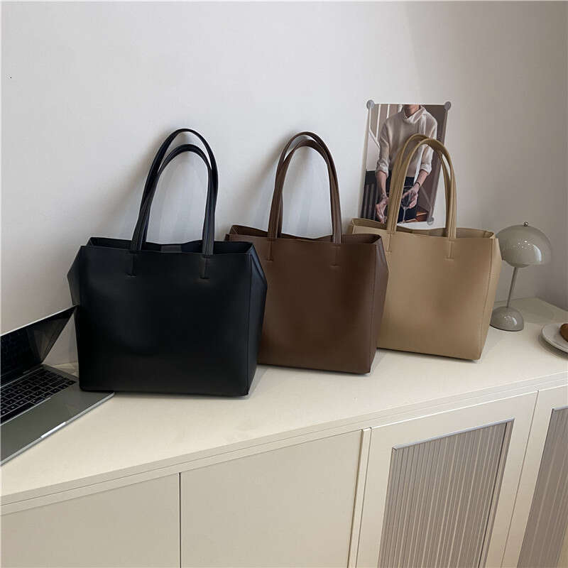 Large Capacity Simple Soft Leather Tote for Women 2025 Summer Fashion Versatile Shoulder Underarm Bag