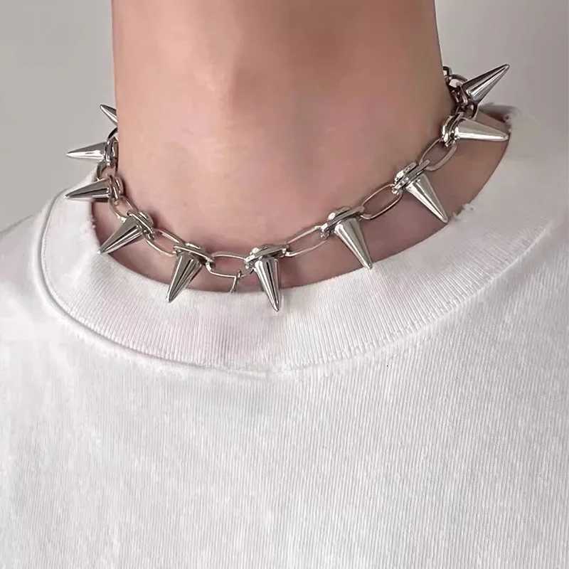 Fashion Punk Spike Chokers Necklaces Goth Rivet Collar Choker Necklace Metal Spike Link Chain Unisex Rock Night Club Jewelry Y250818