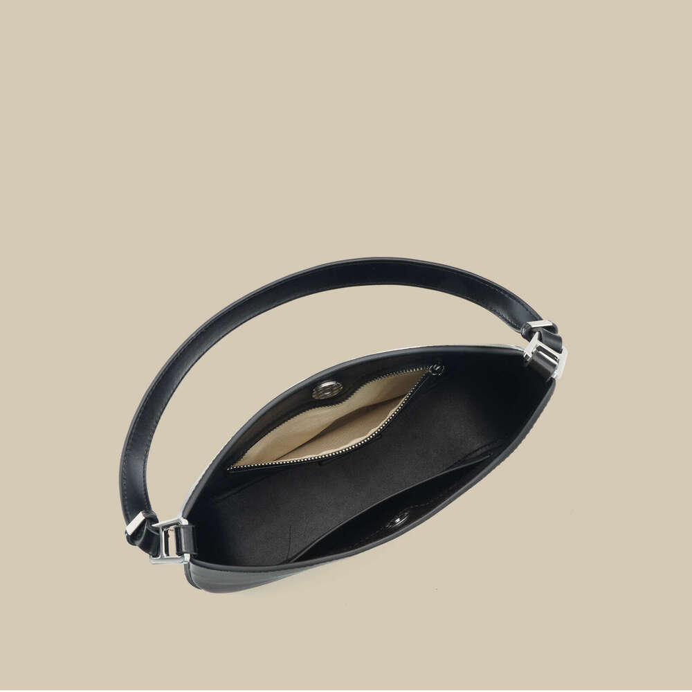 Spring Summer New Baguette for Women Light Luxury Cowhide Underarm Bag Fashionable Ins Style Niche Design Shoulder