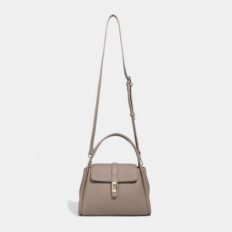 Light Niche Design New Retro Fashion Shoulder Soft Leather Handheld Women S Bag Crossbody Bags